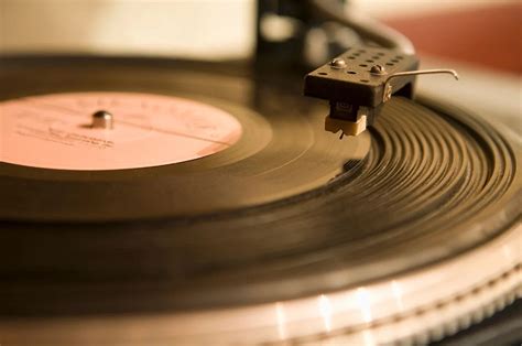 does music sound better on vinyl does the warmth of vinyl recordings make them more enjoyable?